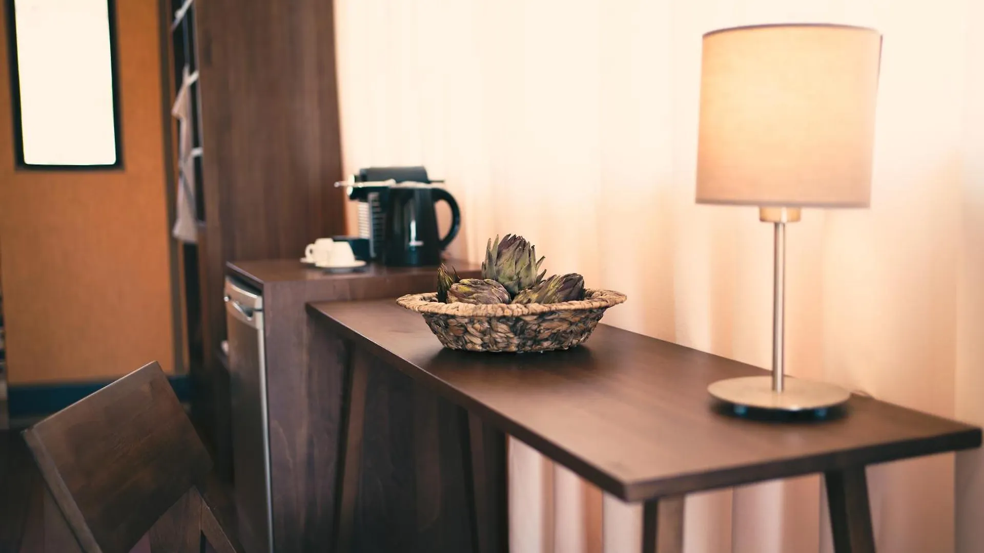 Ihousevillage Polychrono